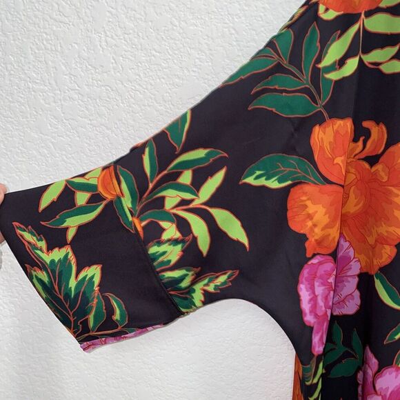 Express Floral Satin Short Sleeve Loose Boxy Blouse Medium - Picture 3 of 9